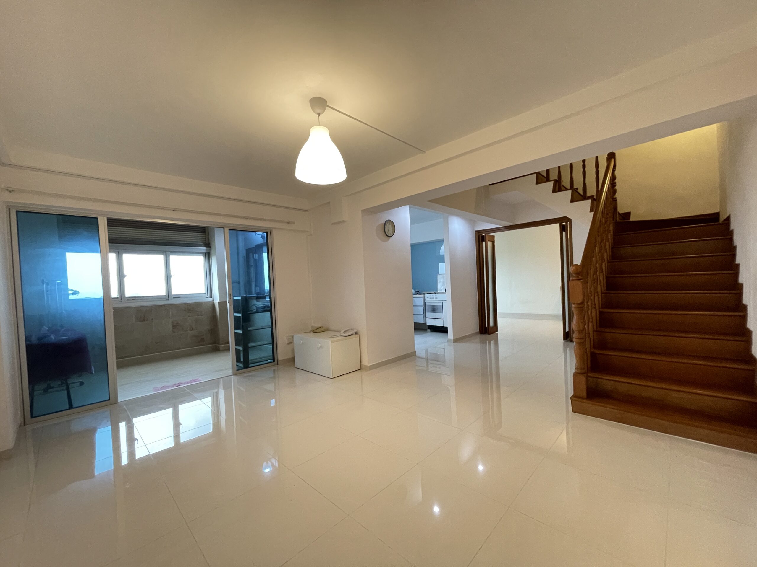 585 Living Rm 3 585 Living Rm 3